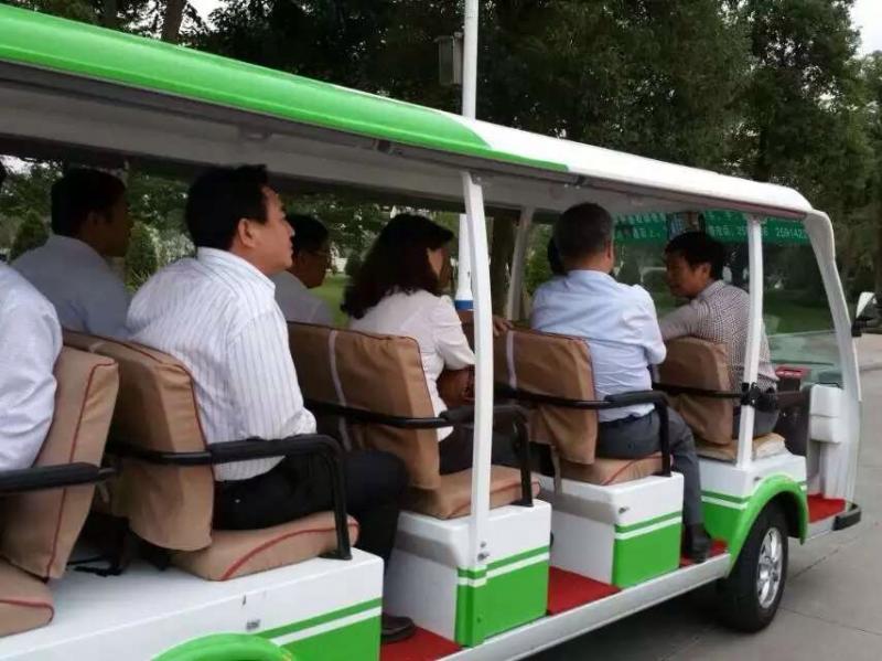 全国绿化模范城市核查专家组莅临我校实地检查2.jpg 77779193永利集团